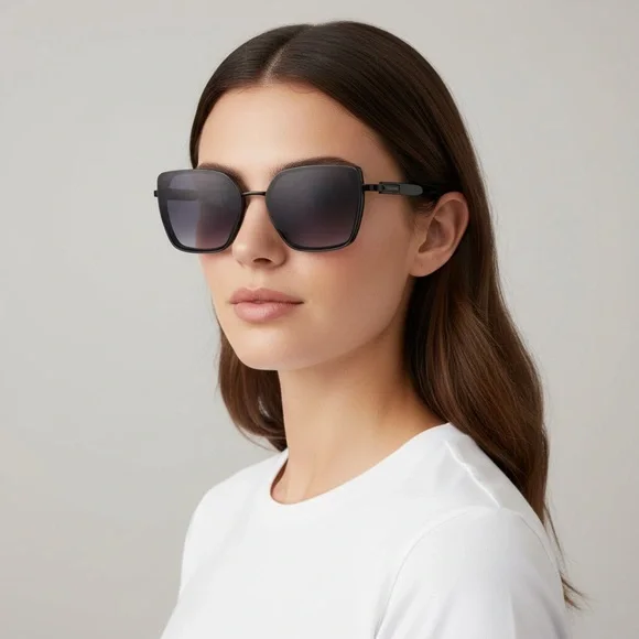 Louis Vuitton Women’s SunglassesBlack FramePurple-Grey GradientNew